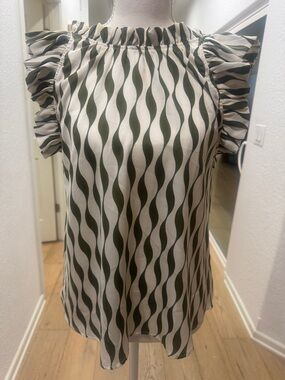 Blu Pepper Olive and White Wave Stripe Ruffle Sleeve Top Size SMALL - Brand New